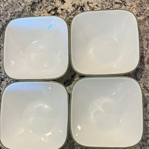 Corelle Vitrelle break and chip resistant bowls. 
Qty 4. Excellent condition.
